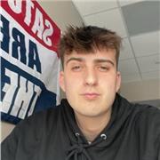 Joven de 20 años que estudia en Estados Unidos y da clase a chicos para mejorar su inglés, sobre todo la fluidez